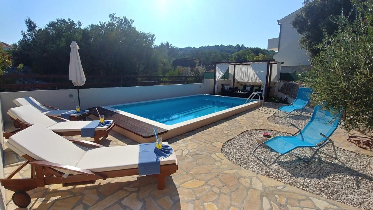 Apartment Bo&Dy With Private Pool Rogoznica  Buitenkant foto