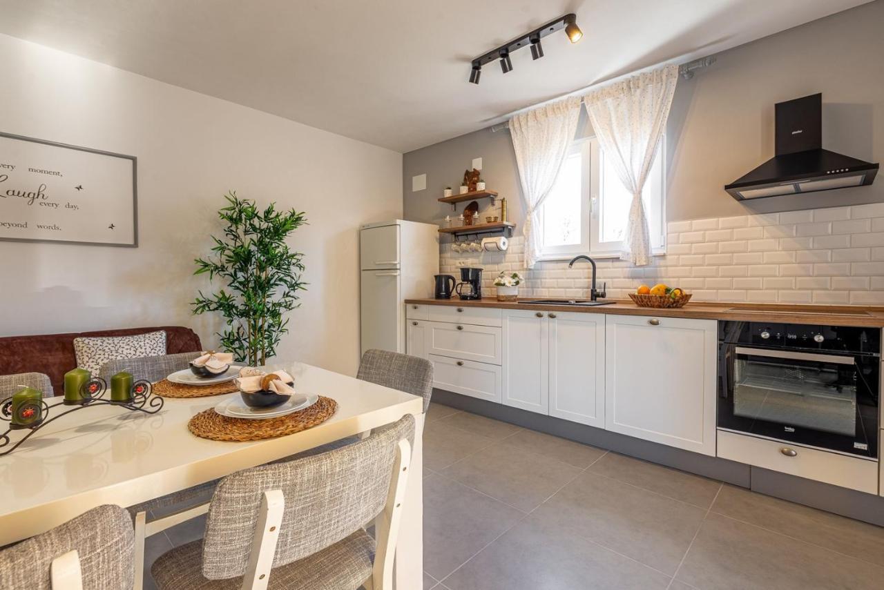 Apartment Bo&Dy With Private Pool Rogoznica  Buitenkant foto