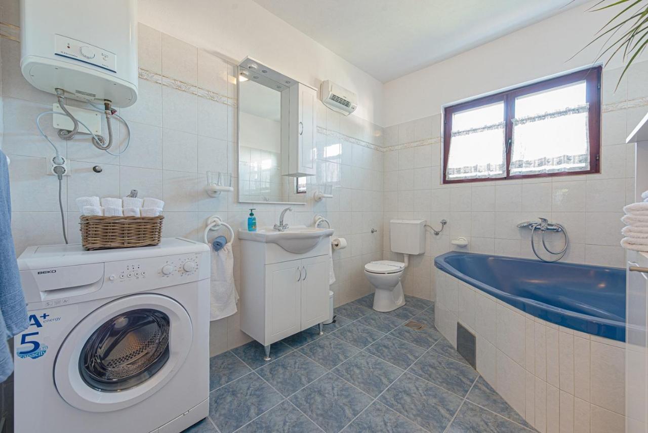 Apartment Bo&Dy With Private Pool Rogoznica  Buitenkant foto